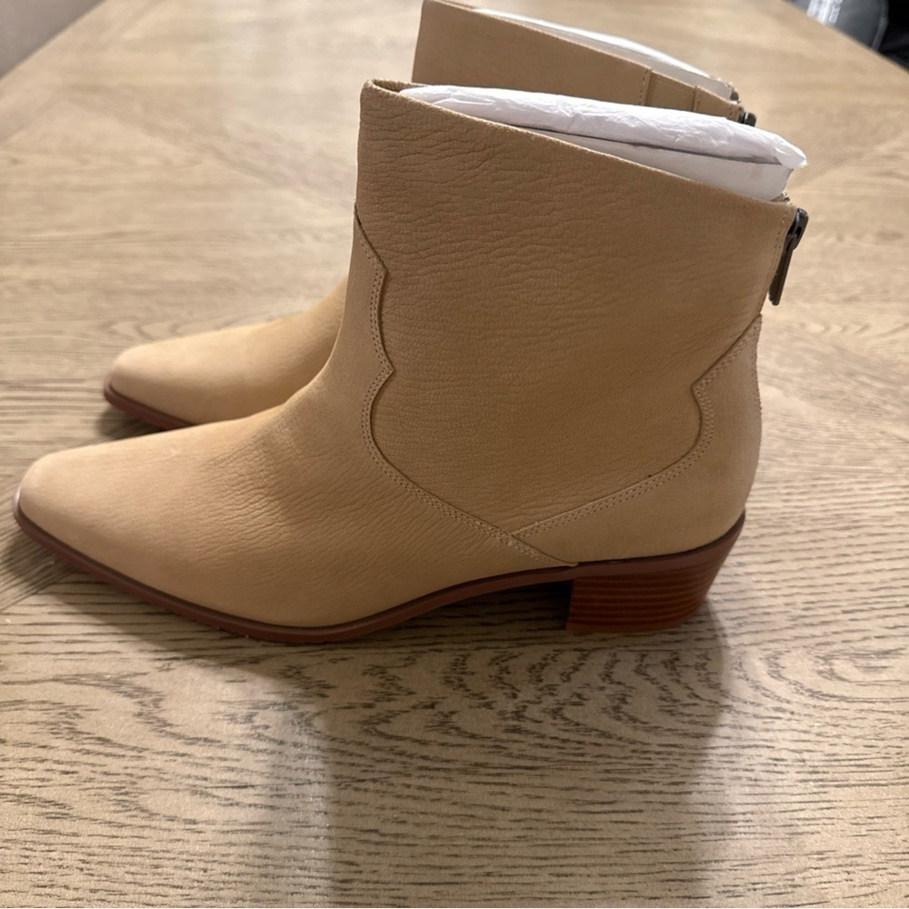 NYDJ Women's Blondee Suede Western Boot 8.5